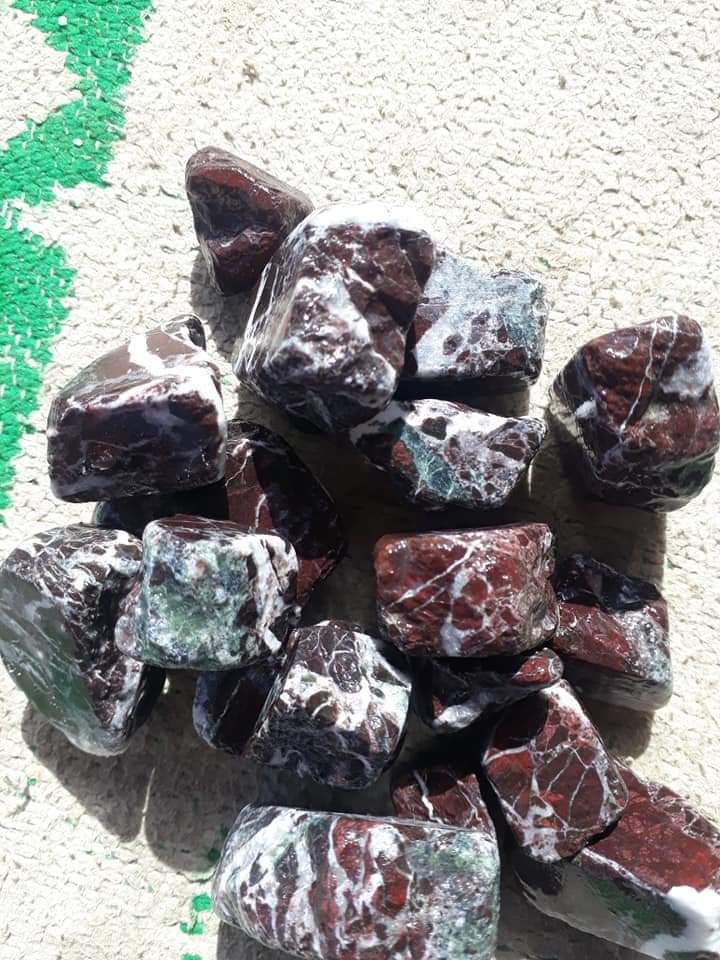 عينة زلط رخام بنى